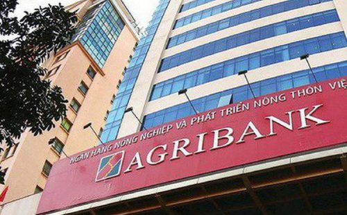 Agribank receives 2 awards for Typical Vietnamese Bank in 2021